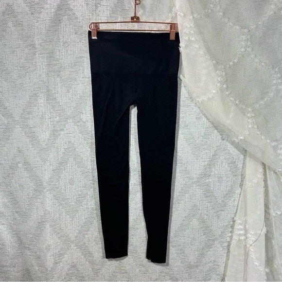 Assets by Spanx black shaping leggings size M - Picture 7 of 7
